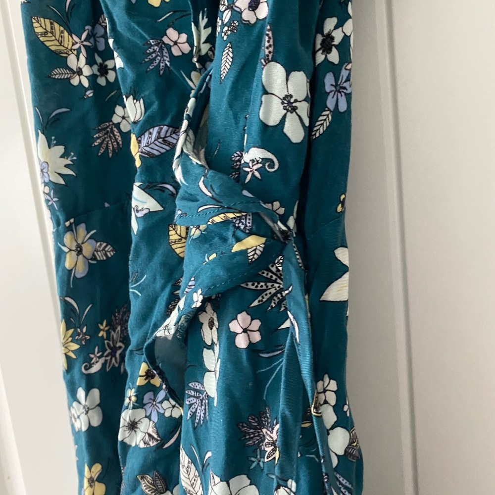 MOSSIMO FLORAL DRESS - Picture 2 of 4